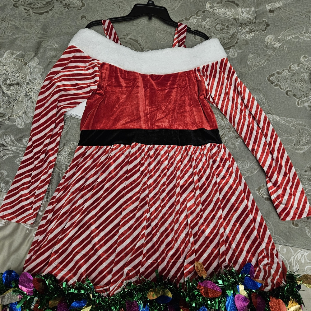 Festive Red and White Kids Costume - Picture 2 of 2